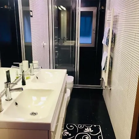 Da Rita, Vicino H. Gaslini, S.martino,spiagge,stazione Ferroviaria, Free Wi-fi Apartment *